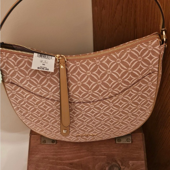 ~ New Michael Kors Bag ~ - Picture 3 of 3